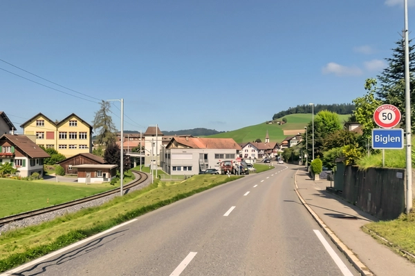 DieVerkehrsanbindung von Biglen zeigt das Strassennetz und die Bahnlinie ins Zentrum.